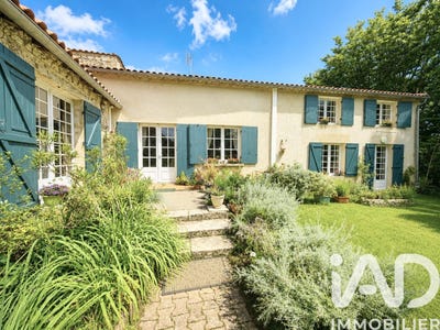 /international/fr/sauveterre-de-guyenne-aquitaine-310108038121/