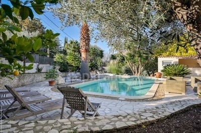 /international/fr/ceyreste-provence-alpes-cote-d-azur-310101377956/?lang=en
