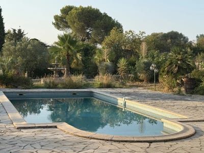/international/fr/poussan-languedoc-roussillon-310098878017/