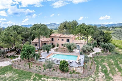 /international/fr/beaumes-de-venise-hh-15586182-beaumes-de-venise-provence-alpes-cote-d-azur-310100952372/