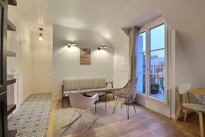 /international/fr/rue-de-chantilly-paris-ile-de-france-310108670740/