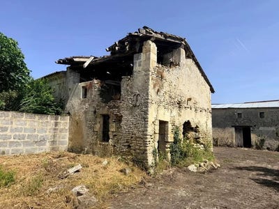 /international/fr/saint-christoly-de-blaye-aquitaine-310107837175/