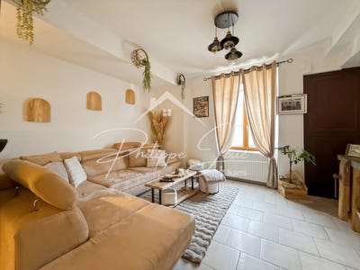 /international/fr/villeneuve-sur-yonne-burgundy-310100224972/