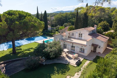 /international/fr/mougins-hh-16302375-mougins-provence-alpes-cote-d-azur-310110376755/