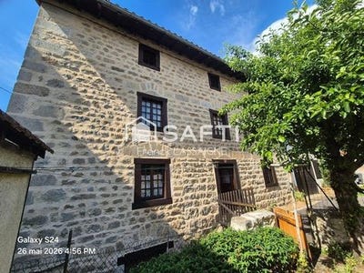 /international/fr/vertolaye-auvergne-310108898461/