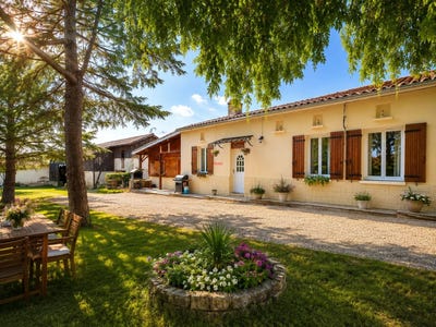 /international/fr/saint-bonnet-sur-gironde-charente-310108812942/