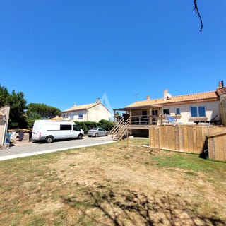 /international/fr/nieul-le-dolent-pays-de-la-loire-310109237112/