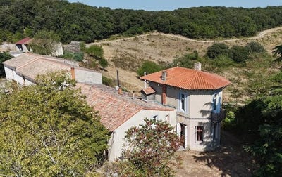 /international/fr/roullens-languedoc-roussillon-310119646953/