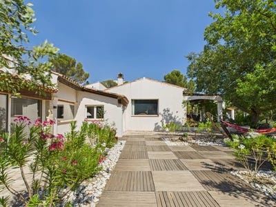 /international/fr/eguilles-hh-15855403-eguilles-provence-alpes-cote-d-azur-310100988533/?lang=it