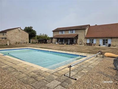 /international/fr/dompierre-les-eglises-limousin-310101963036/