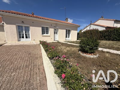 /international/fr/parthenay-charente-310108893408/