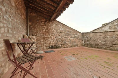 /international/fr/uzes-aquitaine-310106053916/