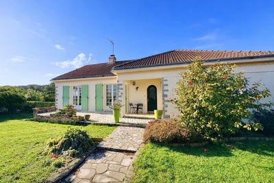 /international/fr/saint-brevin-les-pins-pays-de-la-loire-310105308248/
