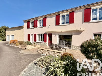 /international/fr/vouvant-pays-de-la-loire-310107673319/