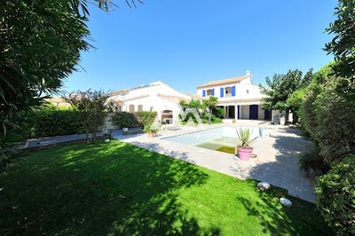 /international/fr/la-grande-motte-centre-val-de-loire-310097007375/