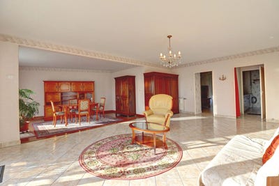/international/fr/blois-centre-val-de-loire-310100828945/