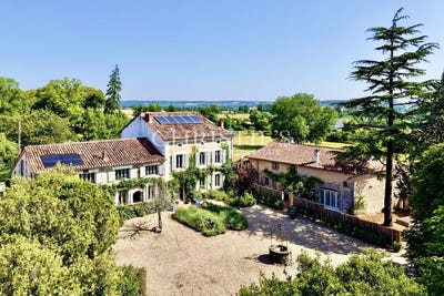 /international/fr/aubeterre-sur-dronne-charente-310102715937/