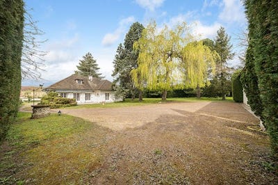 /international/fr/saint-leger-sur-dheune-burgundy-310101034313/