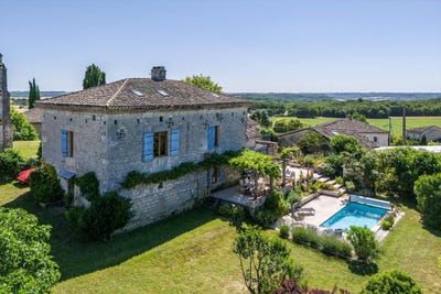 /international/fr/roquecor-midi-pyrenees-310119358862/