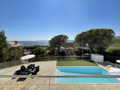 /international/fr/roquebrune-sur-argens-hh-15473123-roquebrune-sur-argens-provence-alpes-cote-d-azur-310100954875/