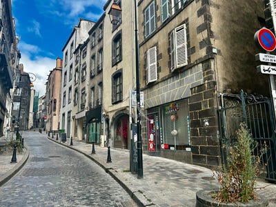 /international/fr/clermont-ferrand-auvergne-310107217218/