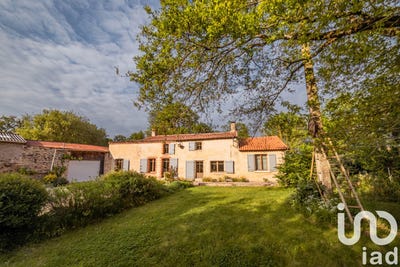 /international/fr/montreverd-pays-de-la-loire-310098265511/