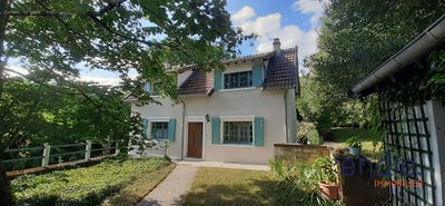 /international/fr/chateau-sur-allier-auvergne-310100439633/