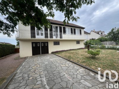 /international/fr/guecelard-pays-de-la-loire-310100440510/