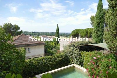 /international/fr/beaumes-de-venise-provence-alpes-cote-d-azur-310099616802/