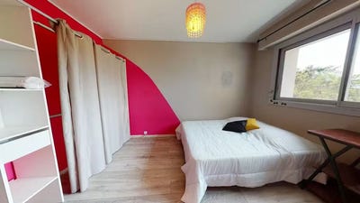 /international/fr/avenue-marcel-cachin-venissieux-rhone-310108828856/