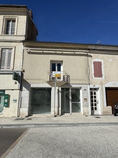 /international/fr/montguyon-charente-310119933488/