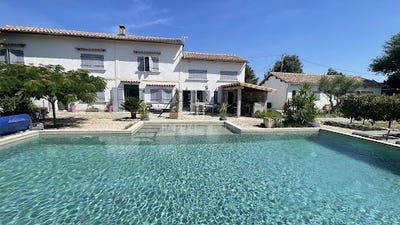 /international/fr/saint-martin-de-crau-provence-alpes-cote-d-azur-310099056593/