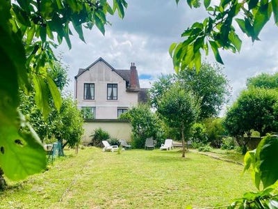 /international/fr/villevallier-burgundy-310108675627/