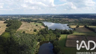 /international/fr/chateaumeillant-centre-val-de-loire-310106944286/