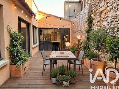 /international/fr/nimes-languedoc-roussillon-310100434843/