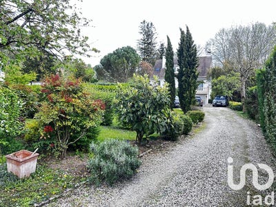 /international/fr/auvers-sur-oise-ile-de-france-310098863375/