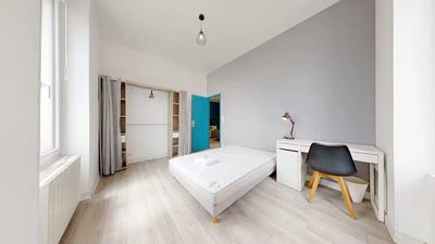 /international/fr/avenue-garibaldi-vaulx-en-velin-rhone-310108241128/