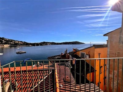 /international/fr/rue-du-poilu-villefranche-sur-mer-provence-alpes-cote-d-azur-310109013094/