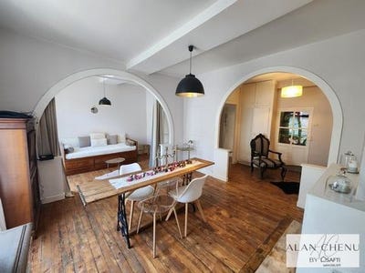 /international/fr/saumur-pays-de-la-loire-310108247340/