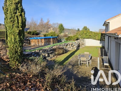 /international/fr/combronde-auvergne-310104616466/