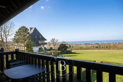 /international/fr/tourgeville-la-basse-normandie-310106484692/