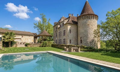 /international/fr/lissac-et-mouret-midi-pyrenees-310105229328/