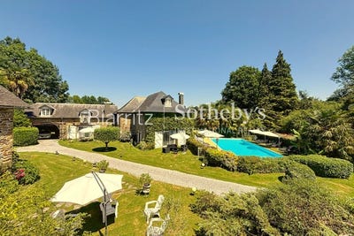 /international/fr/haut-de-bosdarros-aquitaine-310097725358/