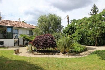 /international/fr/bressuire-charente-120093496489/?lang=fr