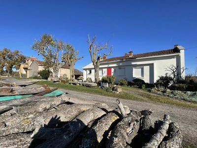 /international/fr/cordes-sur-ciel-midi-pyrenees-120095814651/?lang=id