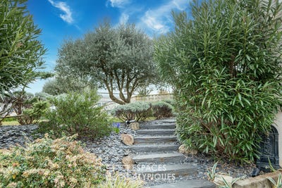 /international/fr/chatuzange-le-goubet-rhone-310107293418/