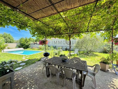 /international/fr/maillane-provence-alpes-cote-d-azur-310099948710/