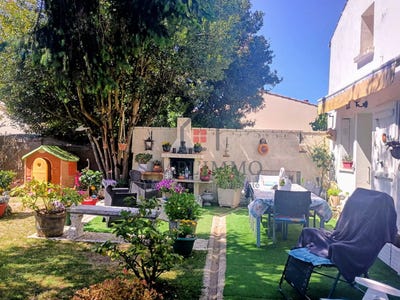 /international/fr/cozes-charente-310108460343/