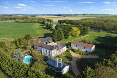 /international/fr/chatellerault-charente-310105031265/