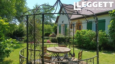 /international/fr/neuville-sur-sarthe-pays-de-la-loire-310100874589/?lang=zh-tw